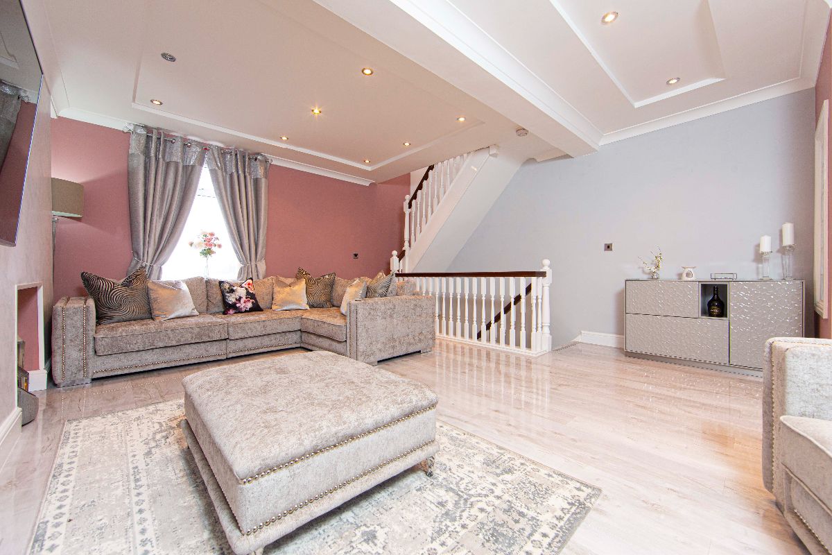 baysideestates's tweet photo. Back on the market - 3 Bed Terraced House, Mary Street, Treharris, £120,000. View details: https://t.co/HaKUZCtZbr https://t.co/CgaU6AoFvq