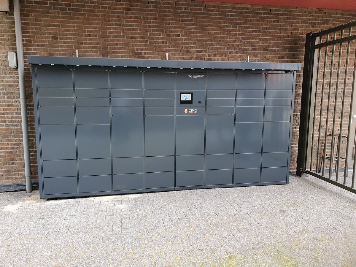CiPiO6's tweet photo. En dat is CiPiObox nr. 2 van deze week! Met maar liefst 8 kolommen en 54 vakken kunnen nu ook de bewoners van #TalentSquare in  #Tilburg hun pakketjes veilig en zeker thuis laten bezorgen. https://t.co/PtXftUIoIa