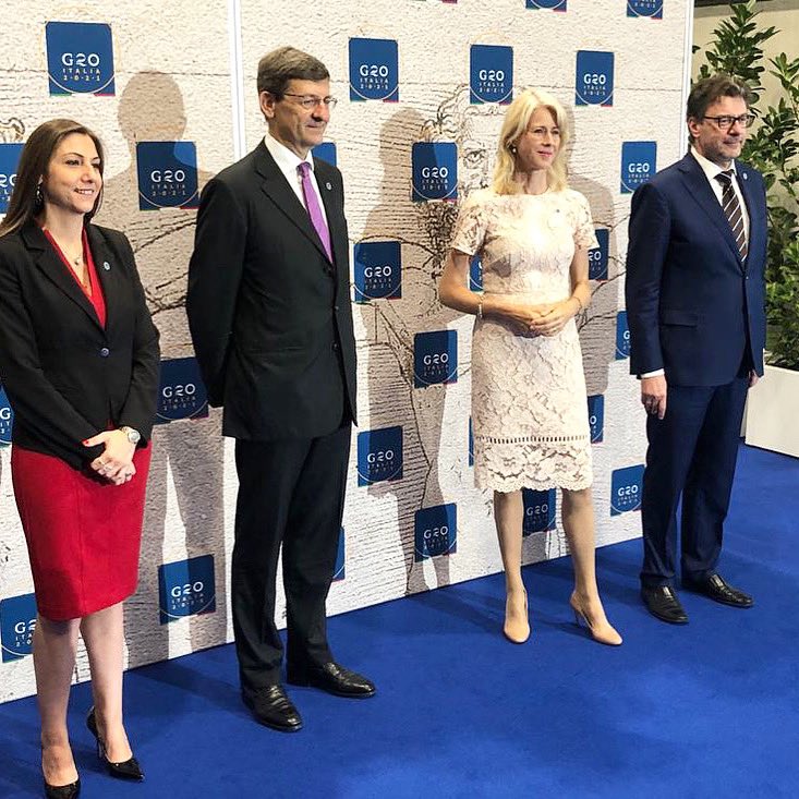 MonaKeijzer's tweet photo. Ook het mkb moet de kansen kunnen pakken van digitalisering. Dat wil ik vandaag benadrukken op de #G20 in Italië.

De thema's zijn onder andere digitale veiligheid, datatransparantie, privacy &amp; AI ⤵️

https://t.co/xc5DtqxlT3 https://t.co/unphspDHet