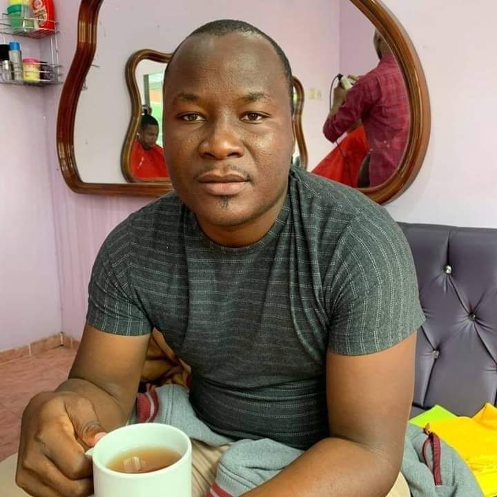 BobiBubu's tweet photo. @JonahRuhima @Analyst_emma @BrianNakibinge @brianmixologist @TheOtheGuyHere @BandiVan @96Assurance @davidbalinda14 @PoliceUg Free teacher Lumbuye don't tell us anything mbu nio nio😏😏🤔 https://t.co/jBY8RpzSKu