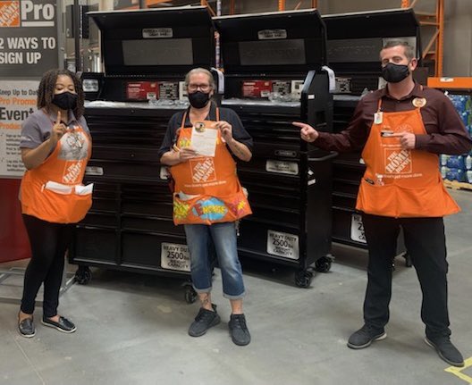 Had a great time with Lakesha Recognizing Lino our rec DS and Marilyn our FES for their overall engagement in the business and that whole store mentality!!! #universalsoldiers <a href="/Crippen1026/">Christian Crippen</a> <a href="/LKRTHD/">LaKesha Rawls</a> <a href="/JabarrBean/">Jabarr Bean</a> <a href="/Victorio8526/">Irene Victorio</a> <a href="/AnabelHomer/">Anabel Homer</a> <a href="/samantha_serr/">Samantha Serrano</a> <a href="/JeremyBoyle7/">Jeremy Boyle</a>