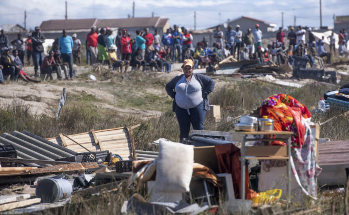 NdifunaUkwazi's tweet photo. [READ] "The @CityofCT's draft unlawful occupation bylaw gives a set of wide ranging powers to vaguely defined officials, to remove &amp; demolish informal dwellings WITHOUT a court order" - NU's Mpho Raboeane 

| https://t.co/na0Uawd4kZ

#HomeIsTheFrontline https://t.co/YvPRIPVz8Z