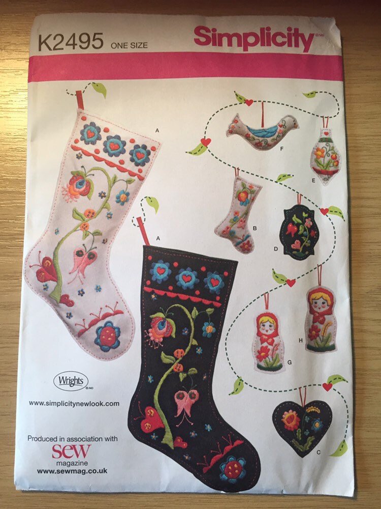 WatsonsVintage's tweet photo. You will have plenty of time to make these WONDERFUL Christmas Decorations if you start now! This pattern is available in my #etsyshop : Uncut 2013 Simplicity Sewing Pattern No K2495 #ChristmasDecorations https://t.co/5CFIBPip9S #Simplicity #UncutSewingPattern #ChristmasCrafts https://t.co/0rwDpsh4AG