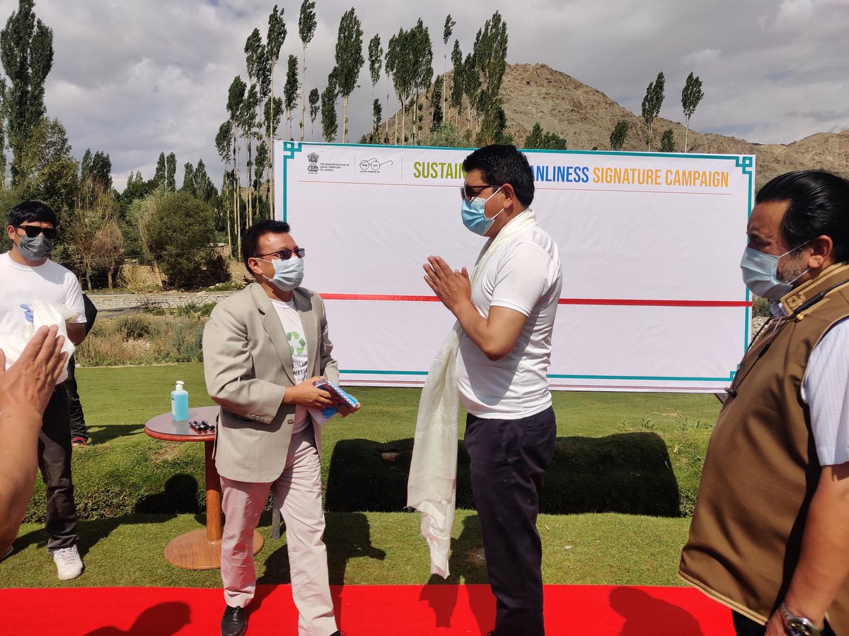 LAHDC_LEH's tweet photo. Leh celebrates second anniversary of the formation of #UTLadakh today. A #SustainedCleanlinessDrive is being organised on the occasionbin Leh.
#SwachhLadakhSwasthLadakh
#KeepLadakhCleanUseDustbin
@lg_ladakh @tashi_gyalson @jtnladakh @Angchuk5 @yakzee_tashi @StanChosphel https://t.co/MRKcrIXlFs