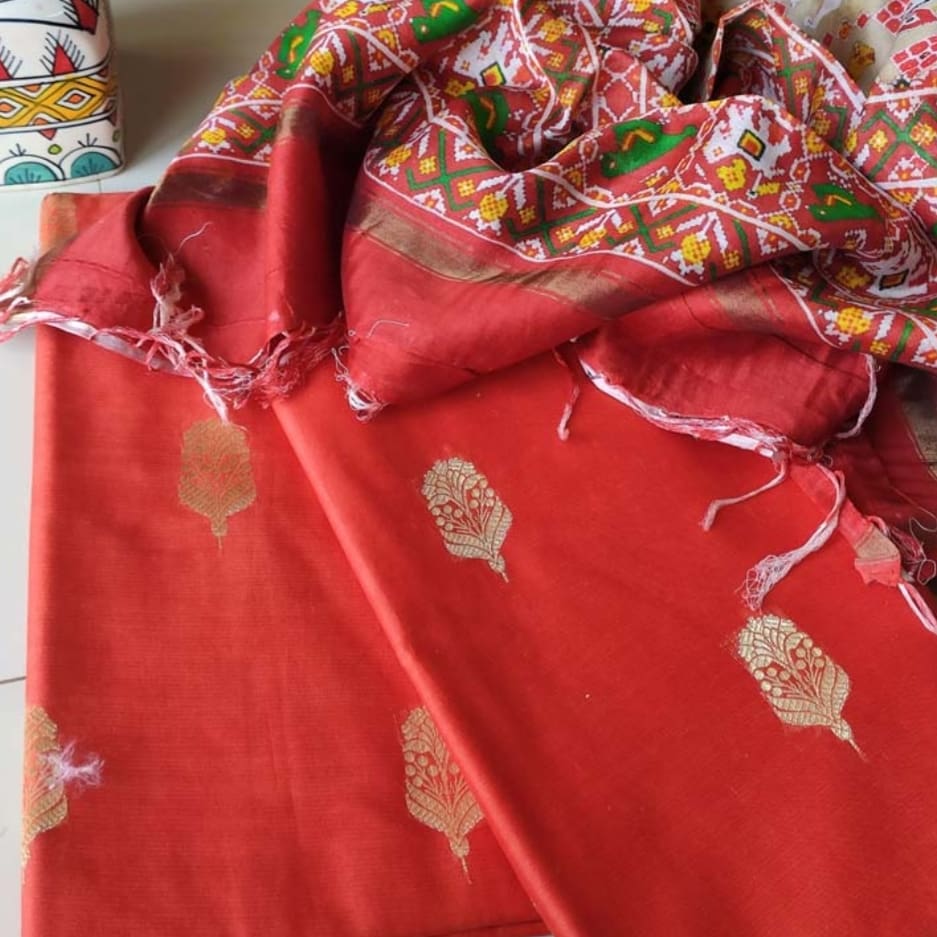 EthnicRoom's tweet photo. Celebrating National handloom week. 
Shop these beautiful handloom suits at our https://t.co/Ppj9ka43uV at 10% off. Use discnt code :DIS10
#NationalHandloomDay #handloom #suits #benarasi #chanderi #Ethnicroom #handloomday #kurtaset #dressmaterial #india #MyHandloomMyPride https://t.co/kUd4boz2nq