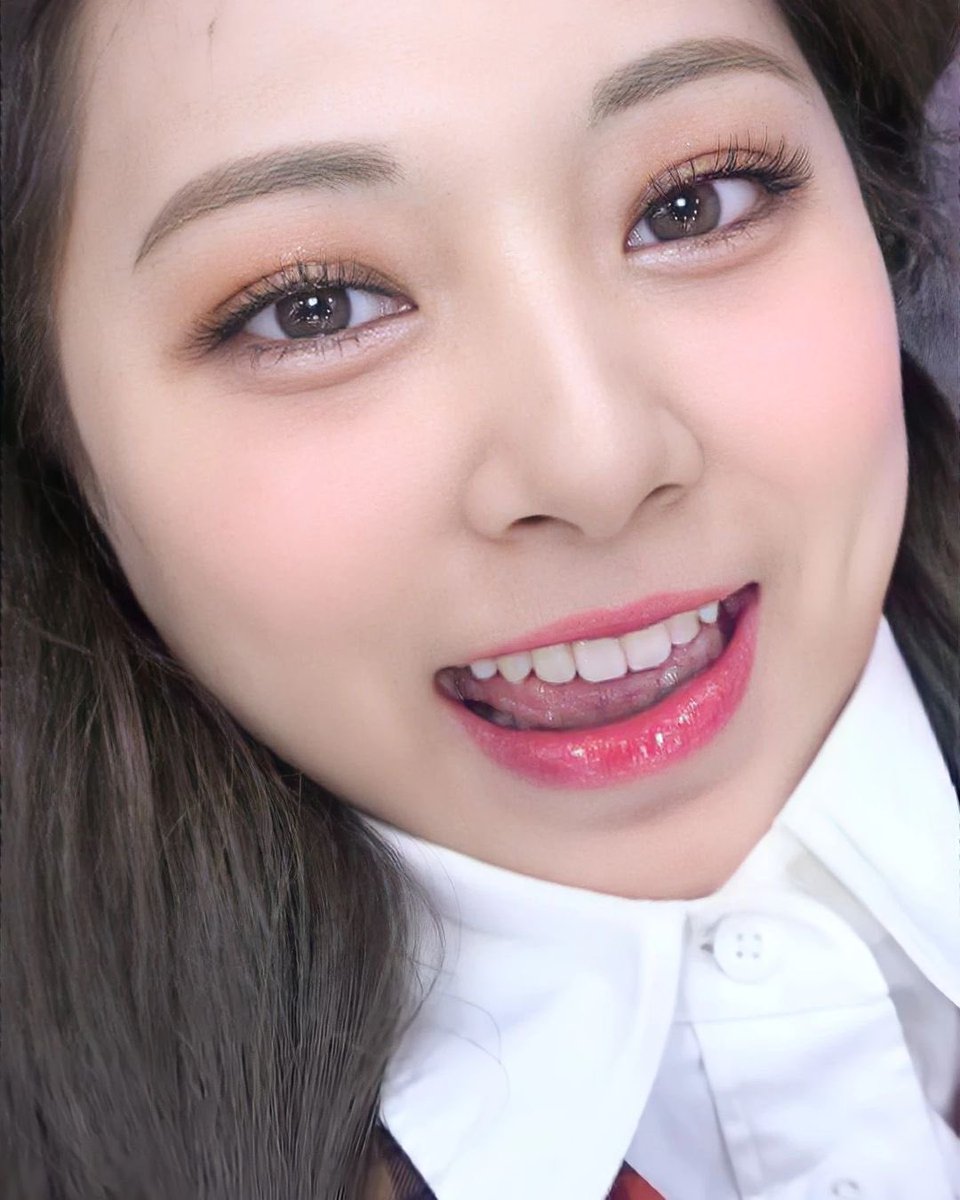 首無しツウィちゃん！！！！ この肌の綺麗さマジで羨ましい🥲 あと