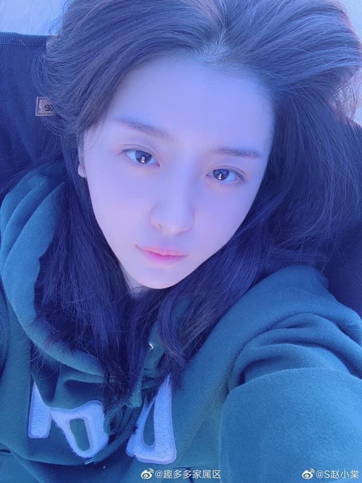 HarryJB15's tweet photo. Tháng 8 sóng gió nó cũng phải khác. Thôi thì tiếp tục thương em là được. Cũng ko phải hành động trái đạo đức,trái pháp luật. https://t.co/KhsZ8URIgF