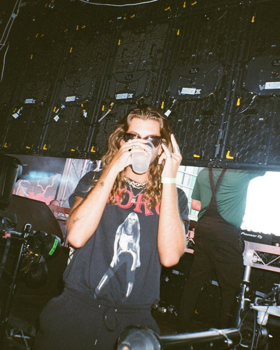 "This sounds unreal in my headphones. That dark techno is hot and fiery and <a href="/JadeAliceMusic/">Jade Alice</a>, you sound like the queen of the world over the top." - <a href="/_cmooney/">Claire Mooney</a> 

Stream <a href="/jordanburns__/">Jordan Burns</a> 🔥new track 'Ghost' here: Astrx.lnk.to/GhostTW