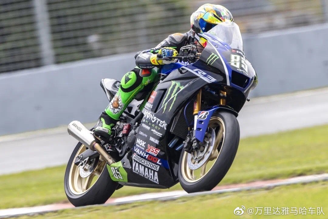 85Pitstop's tweet photo. 🏁 210805 #YamahaMLT weibo update : 

💚85 Happy Birthday @.UNIQ-王一博

#HappyYiboDay
#Happy24thYiboDay 
#WangYibo
#หวังอี้ป๋อ 
#Tracer85 https://t.co/gU7pSg20mE
