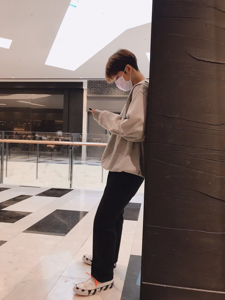 park jihoon boyfriend material 
— a thread 🤍