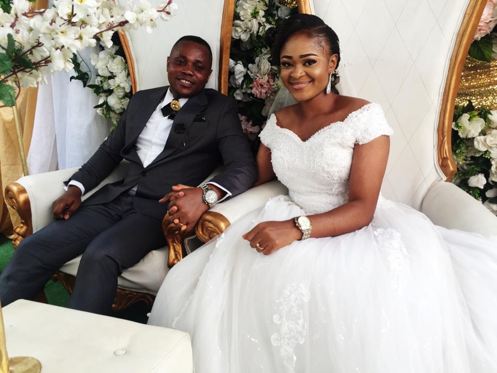 HystarzConcept's tweet photo. Indeed, it is a happy lovely day. Congratulations! Happy married life to Mr. &amp; Mrs. Oghenetega Clems the genius! Congratulations! again and again and again...🌷❤ https://t.co/YjrXkEZKBJ