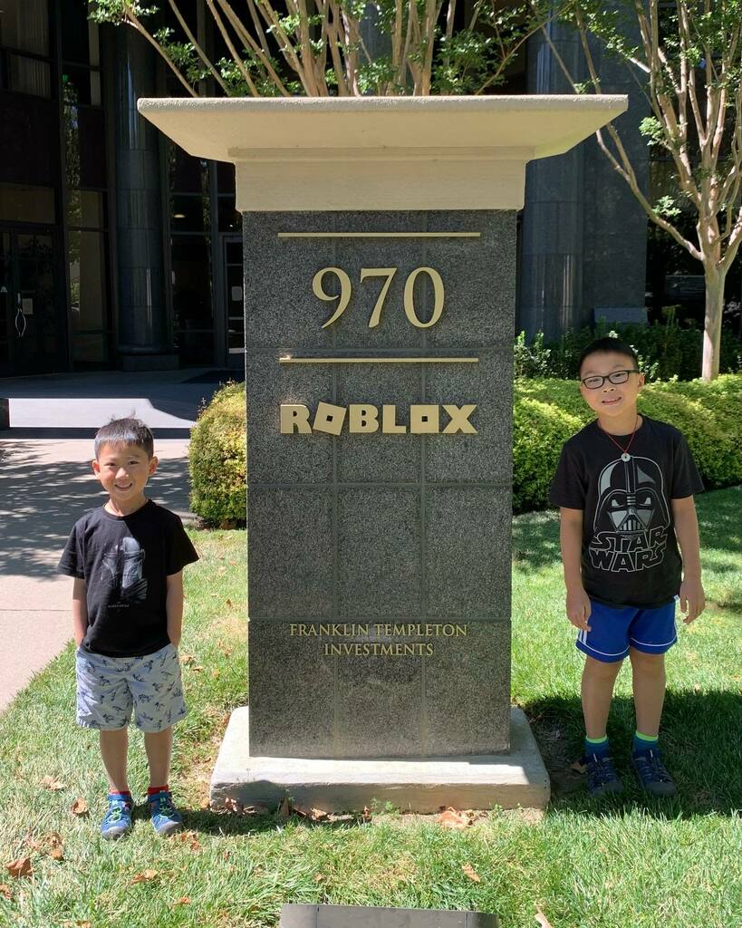 danjng's tweet photo. Out of all the cool scenery, this was probably the highlight of their trip. Quickly followed by disappointment because they weren’t allowed inside to see how all of the magic is made lol @roblox #theyreplayingitrightnow https://t.co/lrdGG0BGFh https://t.co/9leW5YZKSb
