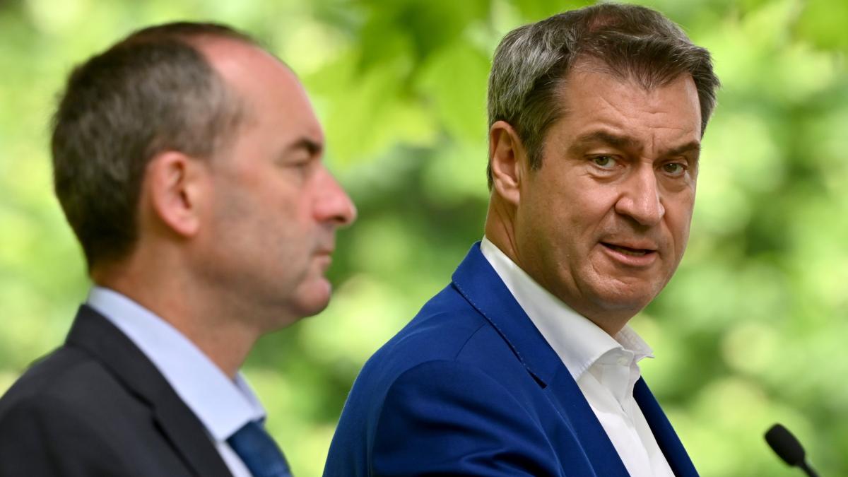welt's tweet photo. "Querdenker" wollen Landtag auflösen – und verbuchen ersten Erfolg https://t.co/cj8mocaYyv https://t.co/XSJ1zMnVTo