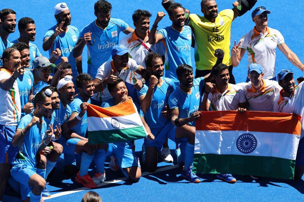 RandeepHooda's tweet photo. Proud moment for the National game of India - History created after 41 years by these boys.. #Bronze 👏🏽👏🏽 #IndvsGer #Hockey #hockeyindia #ChakDeIndia ##Olympics kudos to @Naveen_Odisha for the support 🤗🤗👊🏽👊🏽 https://t.co/JCCgDSv0vl