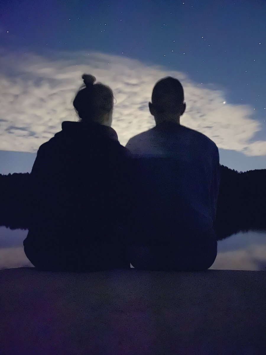 Egor_Kulinich's tweet photo. Мы как будто под чем-то, но мы просто под звездами🖤 https://t.co/YBoLpAWZp4