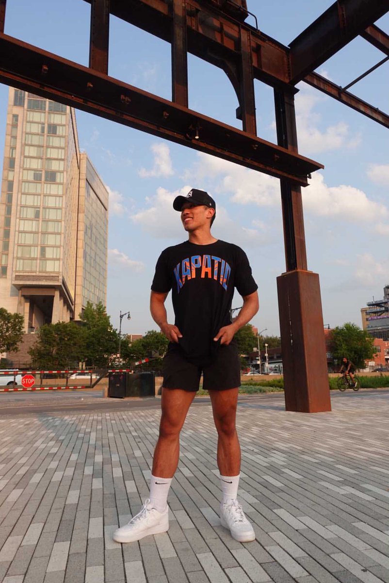KuyateCo's tweet photo. Pamilya, you have until tomorrow at 12pm pst to grab Drop 6 items! Don’t miss out! 🔥💪🏼 #forthepamilya  

https://t.co/5kSa6QGC0B https://t.co/bS8MObLEft