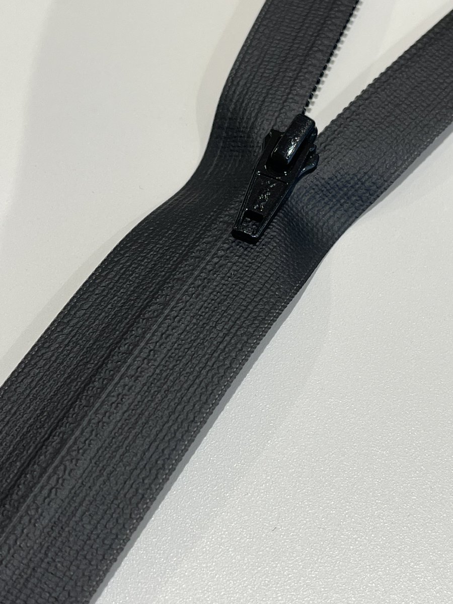 cropozaki_'s tweet photo. YKKのAquaGuard(止水ファスナー)使いたいけどゴワゴワしちゃうのが嫌だな〜🤔
と感じていた方に朗報!!
テープに直接エレメントを編み込むファスナー「FLATKNIT」にも、止水ファスナーの展開があるっぴよ👏
スポーツやアウトドア等の軽衣料におすすめ!✨
#YKK
#ファスナー
#FLATKNIT https://t.co/VHkR5LtYiN