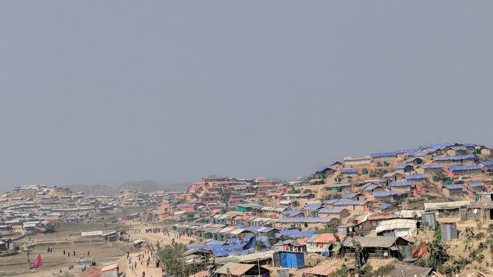 RKI_fuer_Euch's tweet photo. Together with the @WHO, the #RKI aims to identify motivators + barriers for routine childhood &amp; #COVID19 vaccinations. The goal: Develop targeted interventions to increase #vaccination rates among the Rohingya refugees in Cox‘s Bazar 🇧🇩

https://t.co/eT0MnzmQeI

#RKIinternational https://t.co/Bvuo4aMuCK