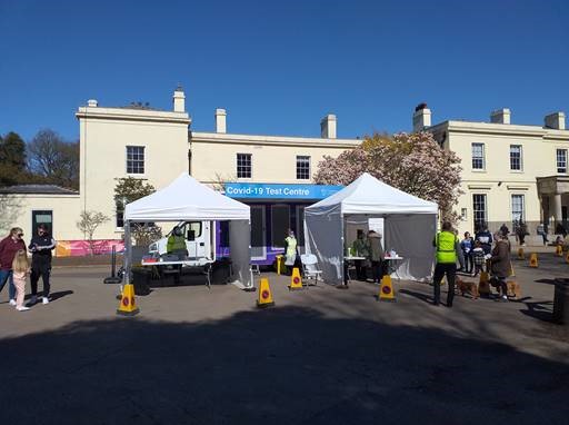 lpoolcouncil's tweet image. #COVID19  | Our mobile unit is in Walton, offering symptom-free rapid testing from 9am-4pm.

💙 Blue Base (today)
🏊‍♀️ Lifestyles Alsop (Fri and Sat)

If you&apos;re attending Bridge at The Rezzy it&apos;s the perfect opportunity to get tested before you go.

#LetsGetTested