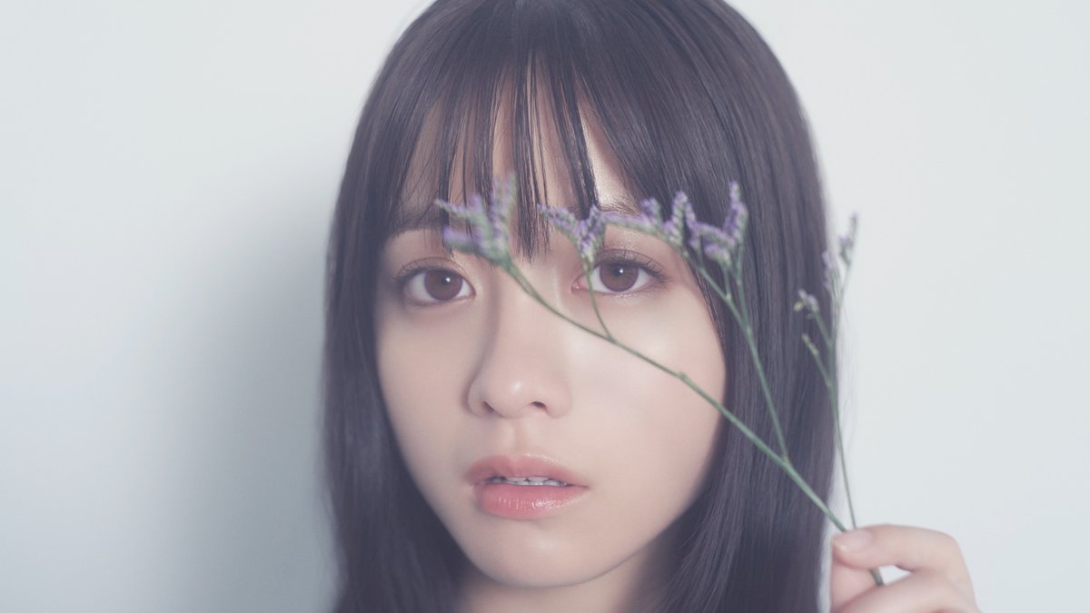 oricon's tweet photo. 橋本環奈は”永遠の憧れ”💗監修つとめたカラコン新色「メロウマーブル」登場

＼🎥開発会議に自ら出席✨／
https://t.co/3Gvm8x0hhr

📸甘く透けるようなピンクにキュン🌸
https://t.co/HOFCXkLpSa

#橋本環奈 #エマーブル #メロウマーブル #カラコン #メロウ環奈　@H_KANNA_0203 @aimable_rohto https://t.co/ImEnqOEFBH