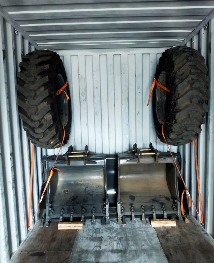 TransworldTweet's tweet photo. #TransworldLogistics Ltd, the #agency, #project, #broking &amp; #chartering arm of #TransworldGroup in #India, recently did shipment of Backhoe loaders in disassembled form for #Rotterdam in 40 feet high cube container.
Know more: https://t.co/RVAwdFEQOO 
#ProjectSpecialist #Projects https://t.co/oJT0tNmaNh