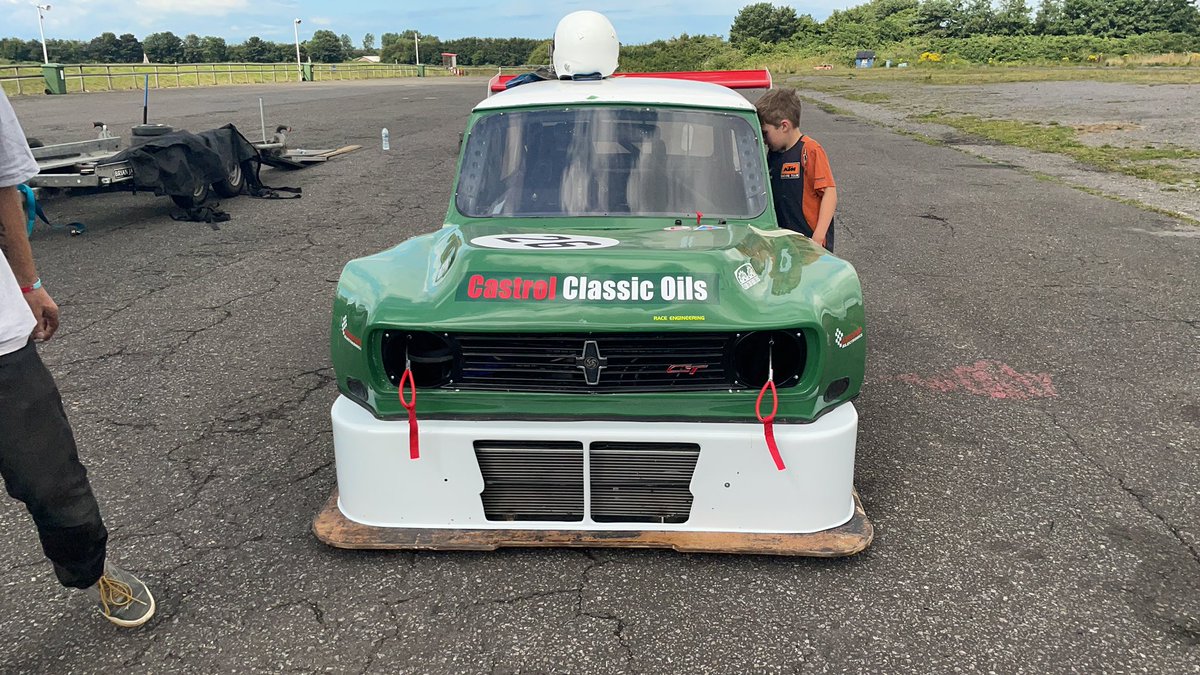 LJonesRacing's tweet photo. After the mini festival at @Brands_Hatch  we will be selling our project mini Scooby , we have had some more upgrades to the car and she will have new speed line wheels and brand new slicks for the race weekend - big thanks again to @comp_supplies @Brooksure @jasonplato https://t.co/JI8f6usleX
