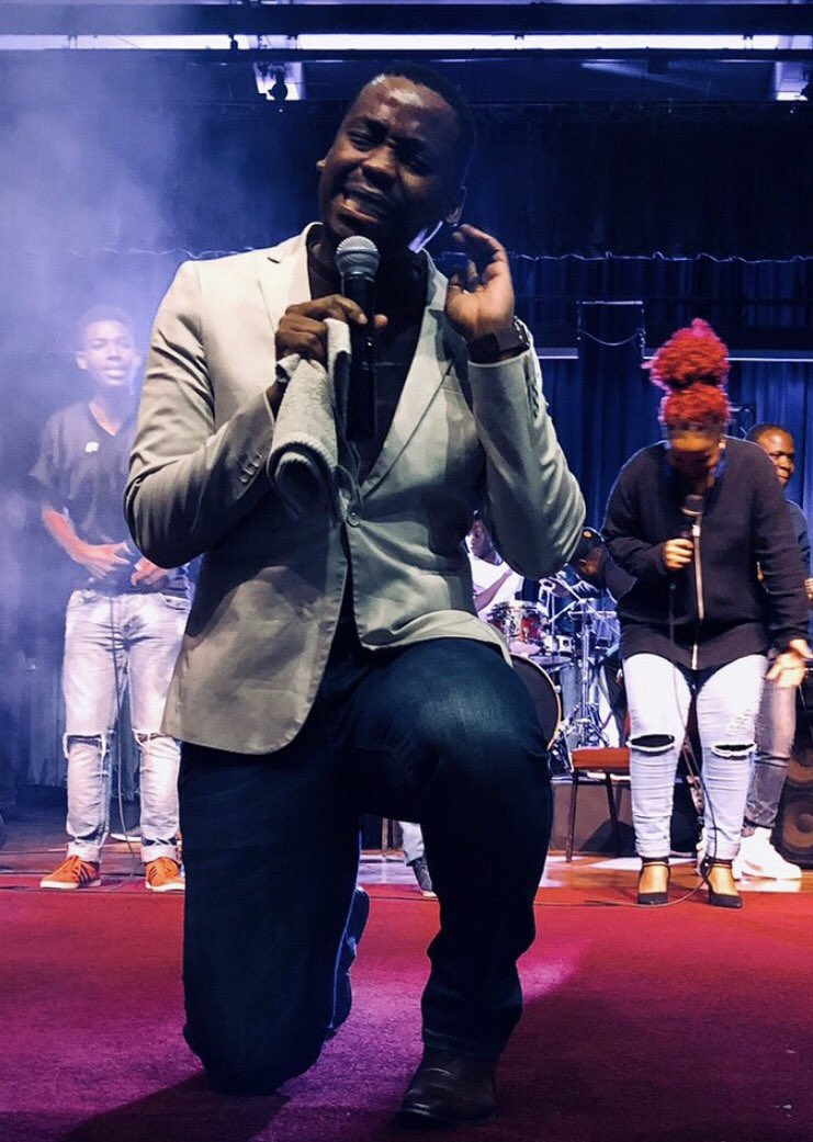 MotsekiMabuya1's tweet photo. Hanging out with @SbuNoah and beyond music his views on @KaizerChiefs and confidently saying it will will the Leaque this season
#MyLifeandTestimony #YB20Breakfast on @HopeFmOfficial https://t.co/JNYNCaMwQs