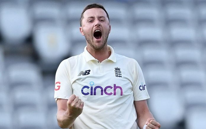 TheBarmyArmy tweet picture