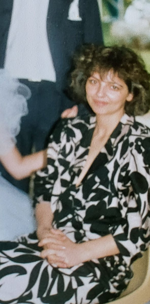 Bonjour Twitter c'est mon  anniversaire, j'ai du  mal à croire que j'ai 3 fois 2o ans 😚