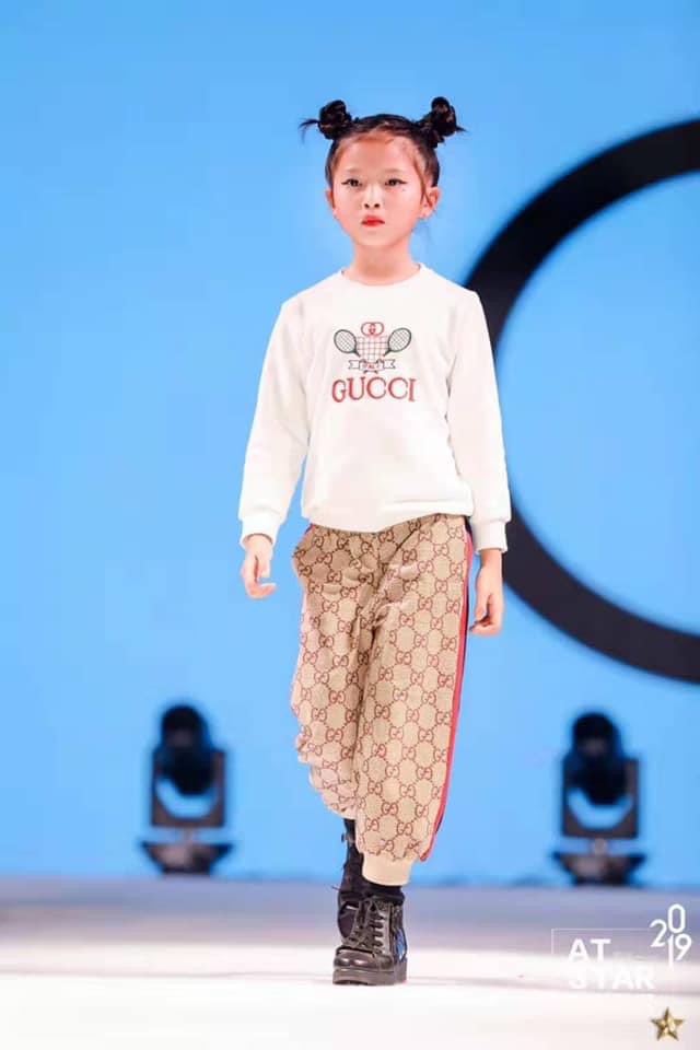 HeraJaime's tweet photo. 2019 Gucci fashion show at Macau https://t.co/zkKcRlmtgG