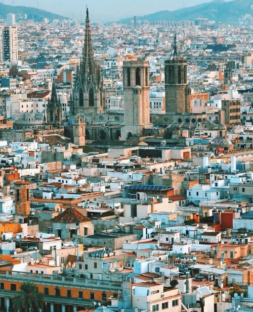 📍 Catedral de Barcelona
--
La catedral de la Santa Cruz y Santa Eulalia es la catedral gótica de Barcelona, sede del arzobispado de Barcelona.
--
#infocitybcn #barcelona #culture
--
📸 @marcelus_bcn