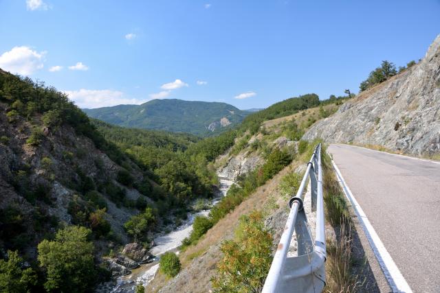 gianolinibike's tweet photo. Un bell'itinerario in #bicicletta da Borgo Val di Taro (#Parma) a #Pontremoli passando per il Passo del Brattello e il Passo della Cisa. Da non perdere la visita di Pontremoli e il magnifico duomo di Berceto. Maggiori dettagli e foto su https://t.co/dxh0IfLBMo https://t.co/RdvCoto1P0