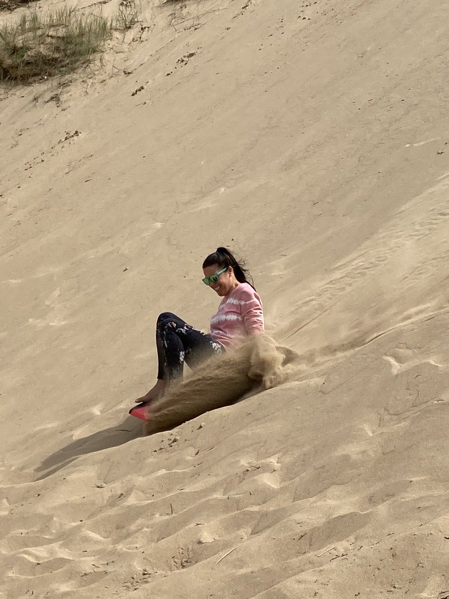salcuthbert's tweet photo. Playing in the sand dunes at Rhossili Bay 🏴󠁧󠁢󠁷󠁬󠁳󠁿❤️

I might be taking a rest from work this August but still keeping active and busy on my hols! #AHPsActive #WeActiveChallenge 

Thank you for the motivation @critchleyanna https://t.co/ATJ2eBaqBg
