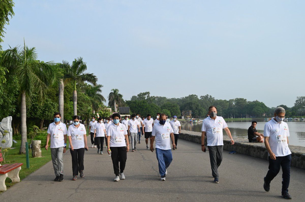 IncomeTaxNWR's tweet photo. To commemorate 75 years of India's Independence and as a part of "Azadi ka Amrit Mahotsav" celebrations, 

Income Tax Department Chandigarh  under the aegis of  PCCIT  NWR organized a run/walkathon event at Sukhna Lake, Chandigarh.

#AzadiKaAmritMahotsav 
@IncomeTaxIndia https://t.co/yI6wfOuLmH