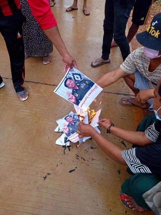 The Southern Strike of #DAWEI marched in the neighborhoods on the afternoon of August 5 to defy military rules, setting fire to MAH picture as a part of anti-regime protest.
LEGALIZATION OF NUG  #WhatsHappeningInMyanmar  #Aug5Coup