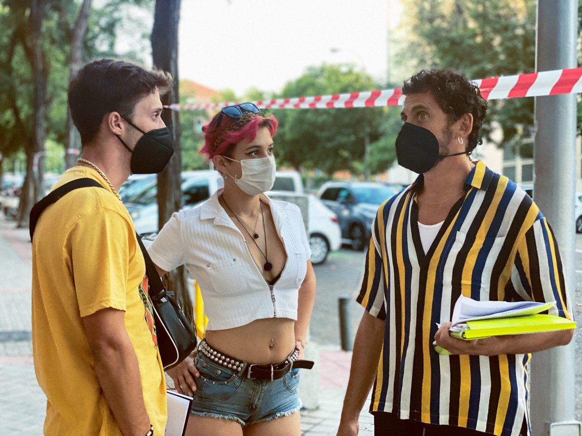 NetflixES's tweet photo. Ya ha empezado el viaje de #RainbowPeli, una película de @pacoleonbarrios inspirada muy libremente en 'El maravilloso Mago de Oz'. Estará protagonizada por Dora Postigo, Carmen Maura, Carmen Machi, Áyax Pedrosa, Wekaforé Jibril y Luis Bermejo. https://t.co/HKs0lmSbIP