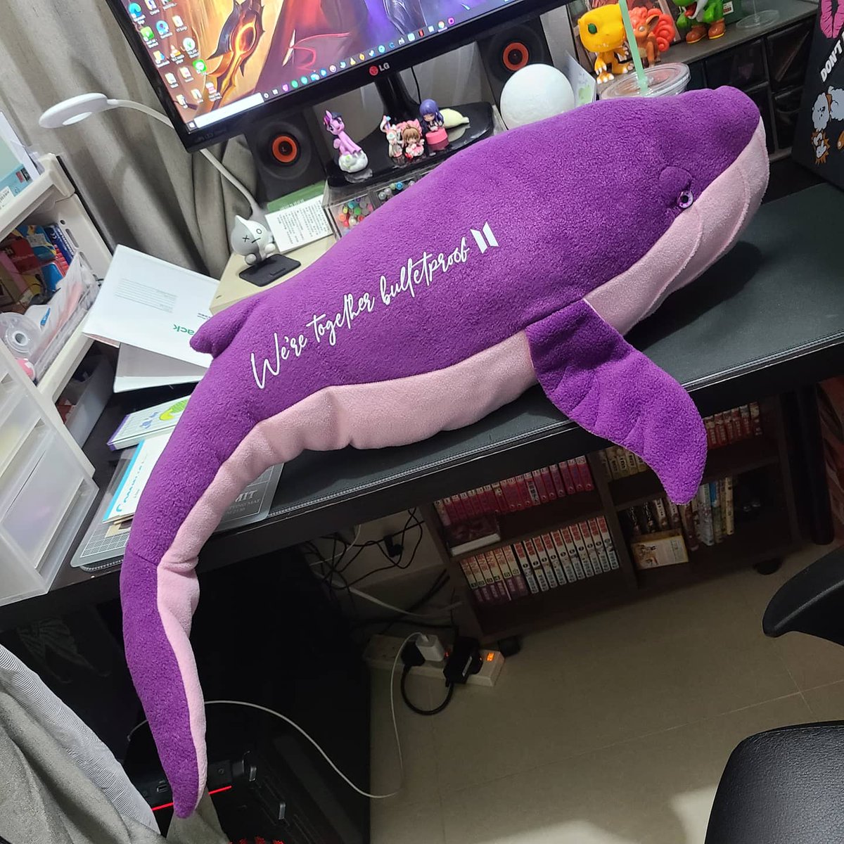 MissBunNana's tweet photo. LOOK AT THISSSSSSSSSSSS 😭😭😭😭 its so BEAUTIFUL!!! #purplewhale #CYPHERstore #etsy #BTS #weareforeverbulletproof https://t.co/wIkLRSnvtO