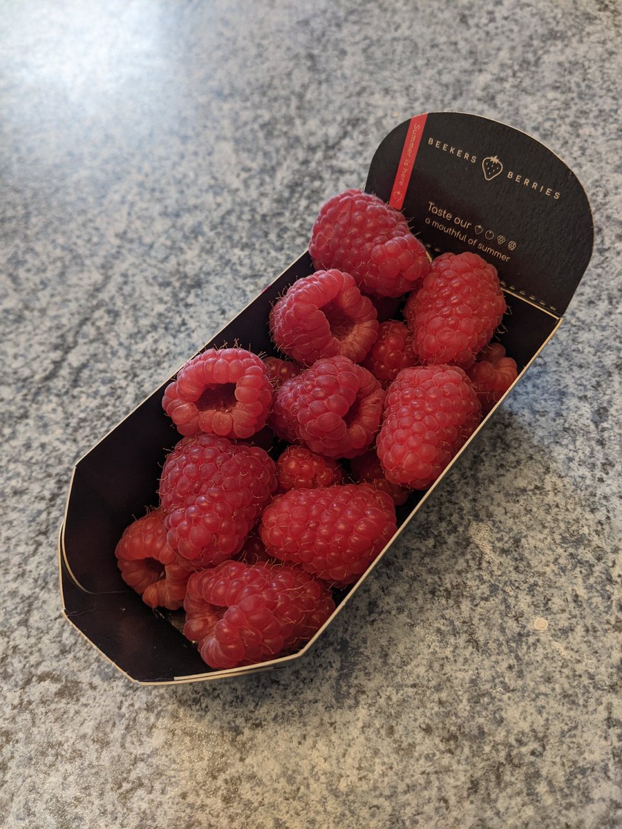 Raspberries taste even better when they're #plasticfree! These are from the Netherlands - my ultimate choice would be plastic free locally grown berries.
