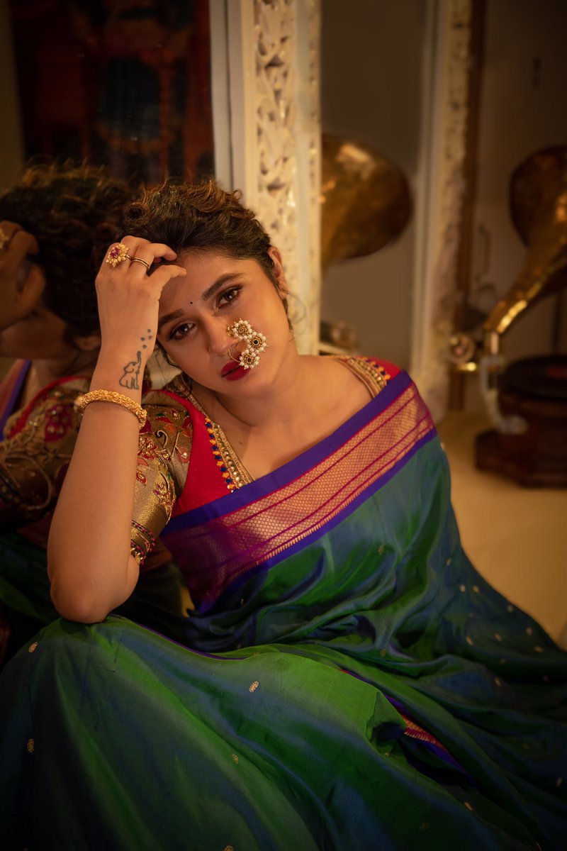 Sanskruuti's tweet photo. “ सांगू तरी कसे मी, वय कोवळे उन्हाचे….” ✨ https://t.co/SPH9C2yasX