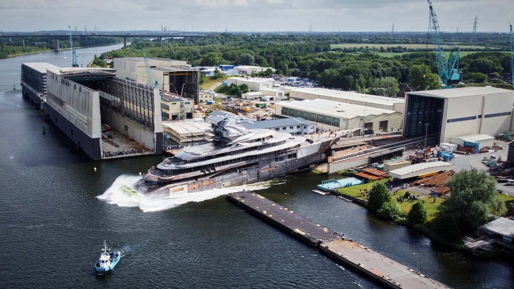 Superyachtblog's tweet photo. Making a splash for the very first time!
After building hull and superstructure it was time to let her in to the water. Project Jag is a 122m Superyacht which will be delivered to an experienced owner in 2023.
#ProjectJag #Superyachtblog https://t.co/pQ9ZtS3MTn