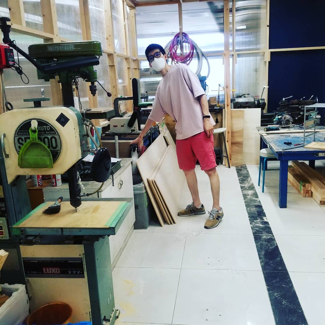 Tasko_jp's tweet photo. 【TASKO的日常】
夏が来て麦茶もはじまりました。
新たな拠点、溝の口ファクトリーでは、猛烈に工場構築中。
スイカ、青空、DIY
#山形 の #つくる展 もどうぞよろしくお願いします。
#TASKO #diy #工場 #factry https://t.co/KUACVuaNbB
