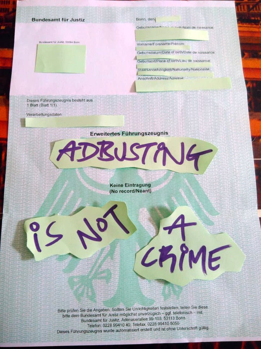 #Servicetweet: Obwohl sich die #Polizei viel Mühe gab, Adbusting zu kriminalisieren, wurden bisher alle Verfahren eingestellt. Das LKA Berlin wurde besonders kreativ: Strafantrag wg. "besonders schwerem Diebstahl" von Plakaten, da der Wert eines Plakats mit 50€ beziffert wurde.