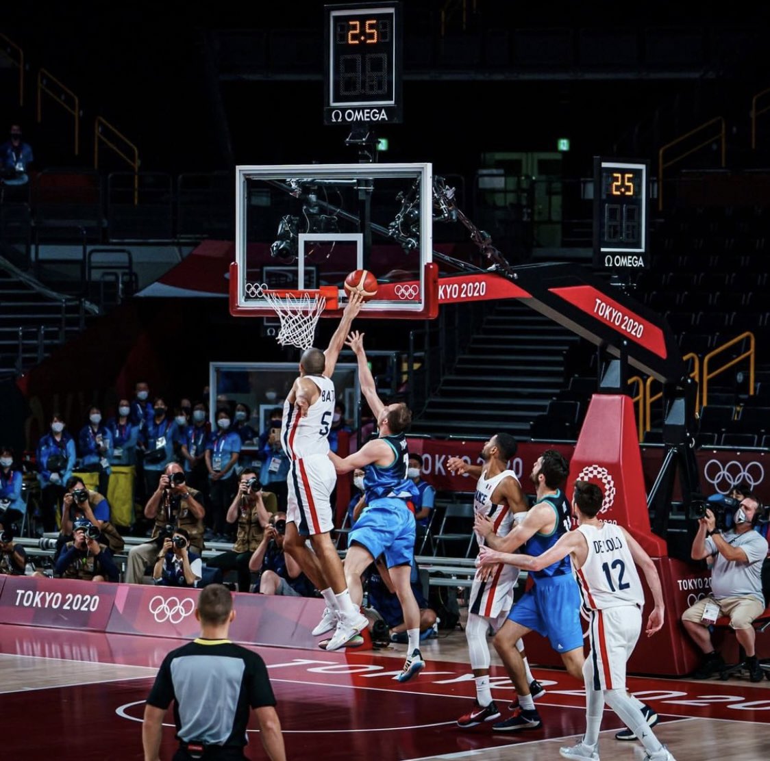 🖼 Prochainement en expo au Musée du Louvre 👀

#Tokyo2020 #Basketball
