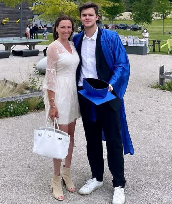 Sarayatennis's tweet photo. Ich kann mir nicht vorstellen was #SimoneBallack gerade durchmacht..R.i.P #EmilioBallack ..war der mittlere von 3 Söhnen die Simone mit Michael hat.... https://t.co/JutipJHlOX