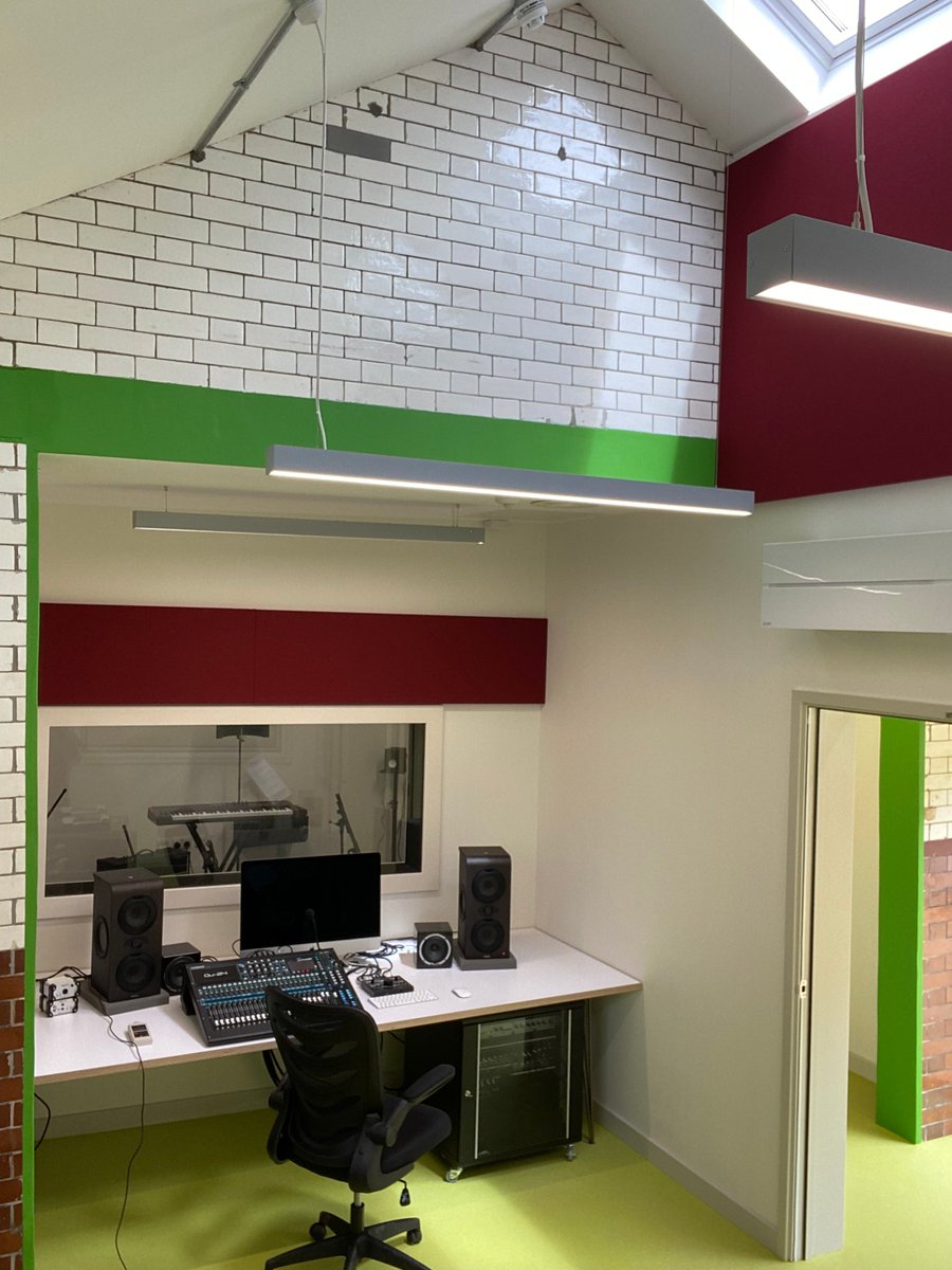 CivicDan's tweet photo. Links Studios converts a defunct Victorian Morgue into a high-performance community recording studio with money from the Rolling Stones. The building was opened on Tuesday by Mr Ronnie Wood, no less! Inspirational commission for Community Links
@PriceandMyers @ORengineers @ChiKvd https://t.co/BLpkd1wqF0