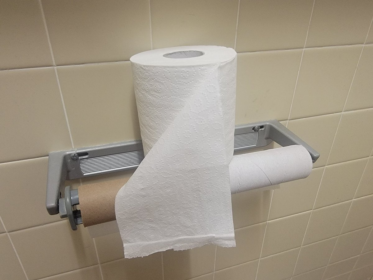 MillennialFF's tweet photo. Everybody wants to be their departments #greatestfirefighter but nobody wants to #changethetoiletpaper #firehouse #firehouseproblems #stepupandlead https://t.co/jXa6PvsXIn