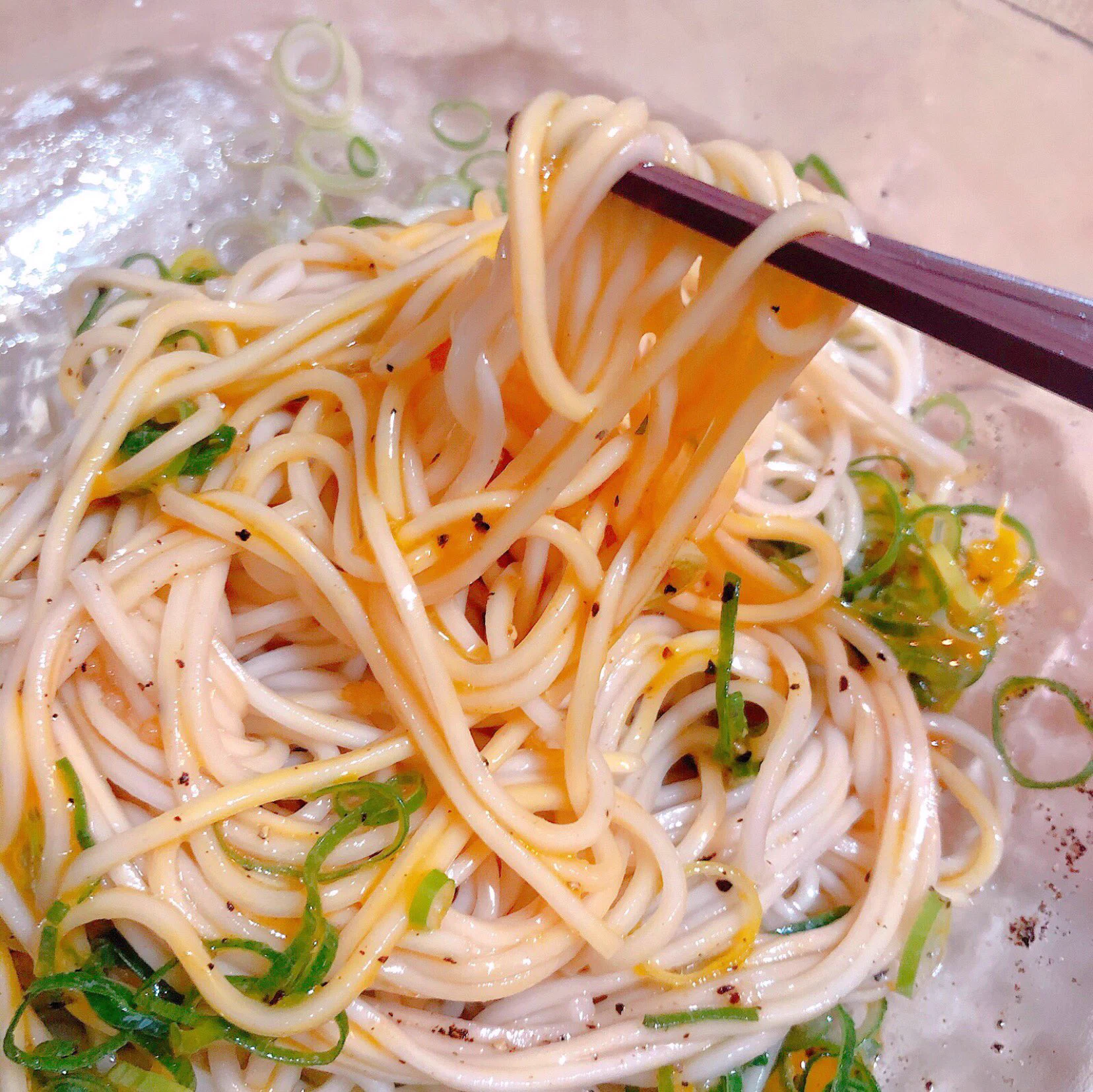 今日の晩御飯は、 #ぴっぴそうめん をゆかりさんのレシピで😋
鶏ガラ切らしてたのでシャンタンの粉で代用。
さぬどんのቺቻቺቻお素麺によく絡んで美味しかった🤤💙  