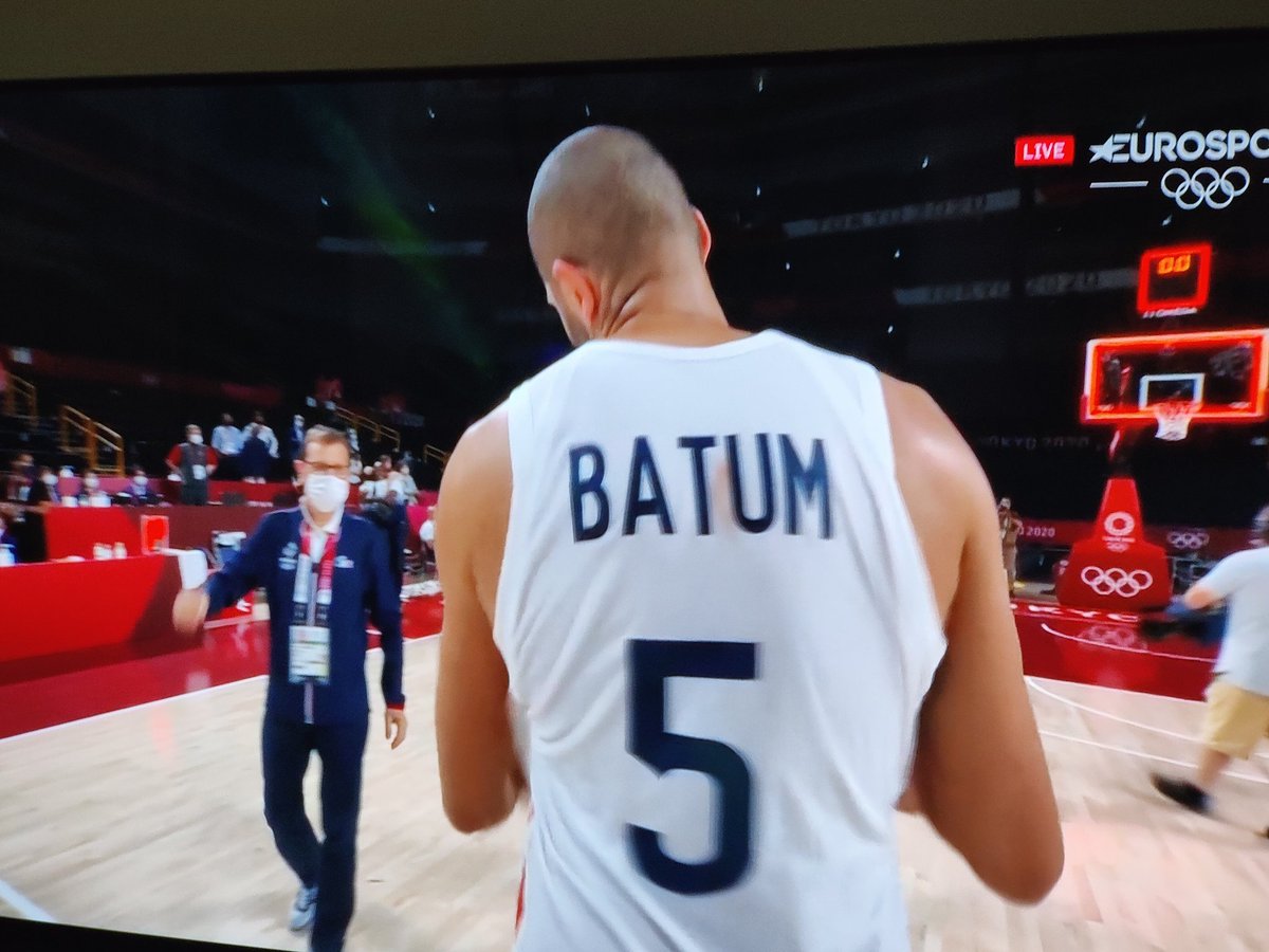 bradouane26's tweet photo. On est en finale, on est en finale 😀
Encore un grand moment d'émotion qui se solde par une belle victoire.
Batum action du match avec un contre décisif 💪
🇫🇷🏀🇫🇷🏀🇫🇷🏀🇫🇷🏀
Vive le Basket, en espérant que les filles suivront demain contre le Japon. 🤞
Forza Team 🇫🇷🏀 https://t.co/KIj0QNwFVo