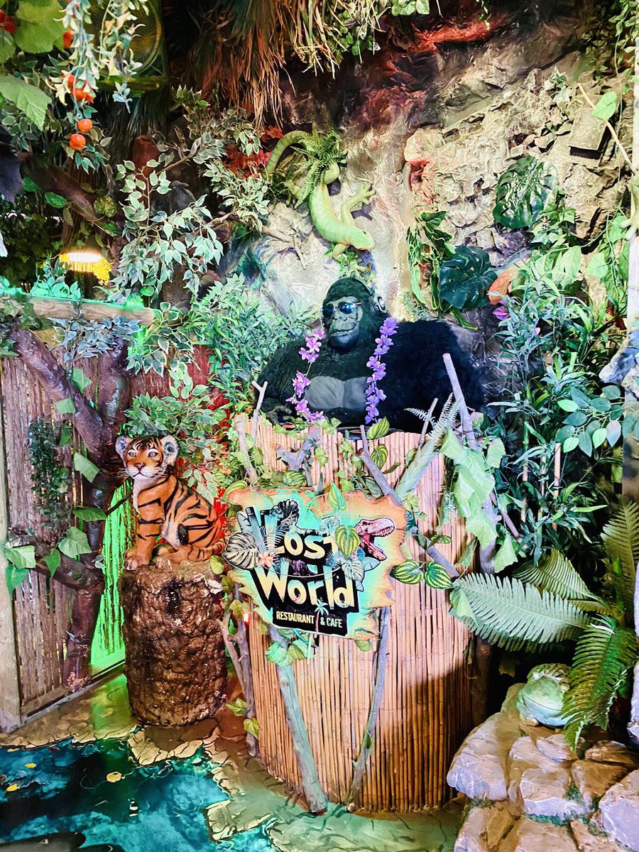 A British School of Lanzarote Foundation 2 highlight of the year! They took a trip back in time with the giant residents of Jurassic Kingdom at <a href="/RooftopBiosfera/">RooftopLanzarote</a> 🌺🦖🌴🦕 Everyone had a ROARRRRING great time! See our stories &amp; Instagram REELS <a href="/SchoolLanzarote/">British School Lanzarote</a> #BritishSchool