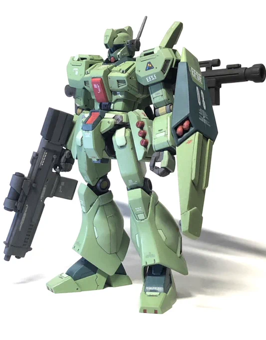 #見た人も無言で緑の何かをあげる